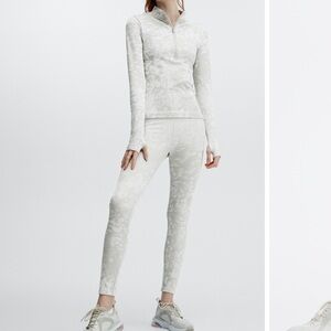 Fabletics matching set of leggings and long sleeve top size M